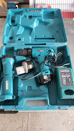 Makita drill and flashlight