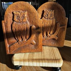 Vintage Set Of Hand-carved Wooden Owl Bookends