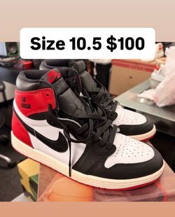 Jordan 1s Blsck toe size 10.5