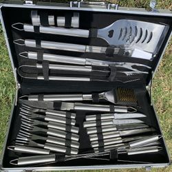 Brand New Christmas Grilling Set