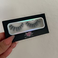 Strip Lashes 