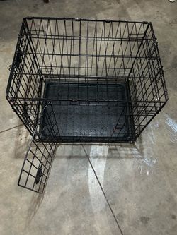 Dogg cage Small  in good conditions. It’s used not new. 20$