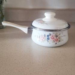 Vintage Heirloom Sauce Pan