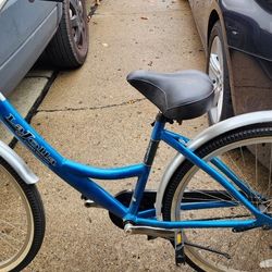 LaJolla  STREET  CRUISER Bicycle  26 " Wheels Like New Aluminum Frame Used Ones Only $ 125