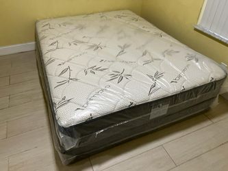 NEW MATTRESS QUEEN SIZE PLUSH WITH BOX SPRING
