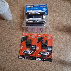 Miluakee Multi Bit For Dremel Or Multi Tool Two Hart 20v Batteries