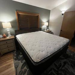King Size Intellibed Mattress Excellent Condition 