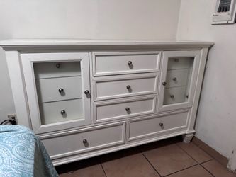 Hardwood dresser - Coaster Furniture Sandy Beach 11-Drawer Dresser
