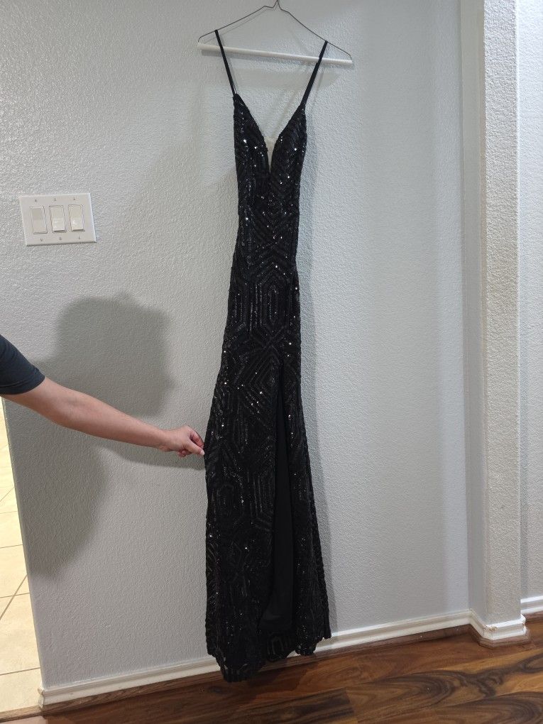 Special Occasion/Prom Dress With Knee Height Split