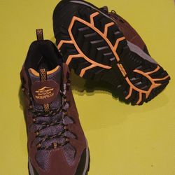 Men's Mountain Climbing Boots Size 7