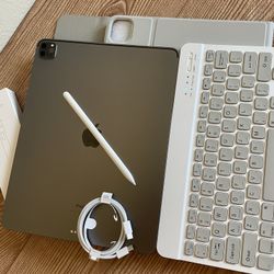 iPad Pro 12.9” (2020 model) 4th Generation 512GB with  keyboard case and pen & Accessories