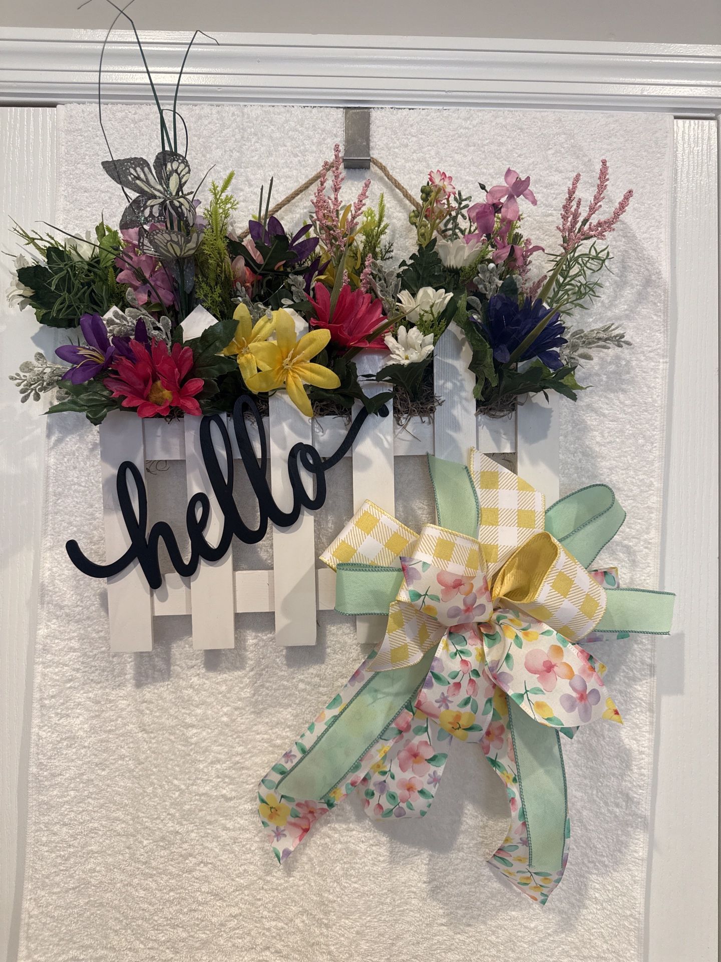 Floral HELLO Spring Door Hanger, Picket fence Decor