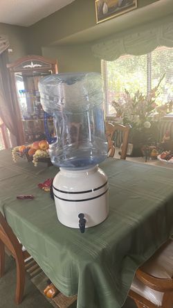 Ceramic Water dispenser with 1 jag