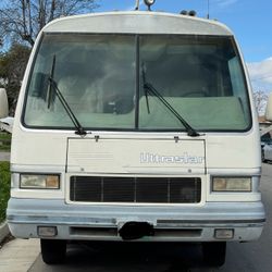 1991 CHEVROLET CHAMPION ULTRASTAR MOTORHOME Aprox 28'