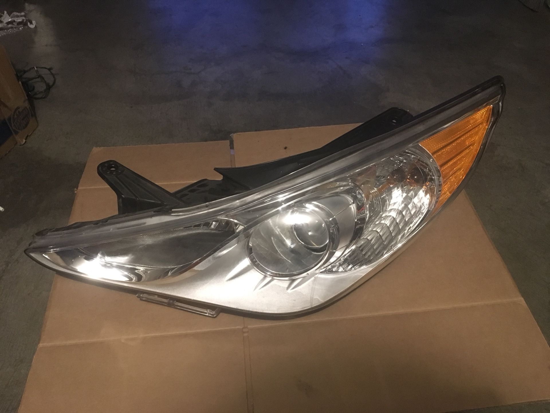 Hyundai Headlight Assembly