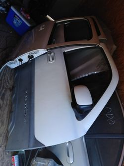 04 Chevy avalanche left rear door