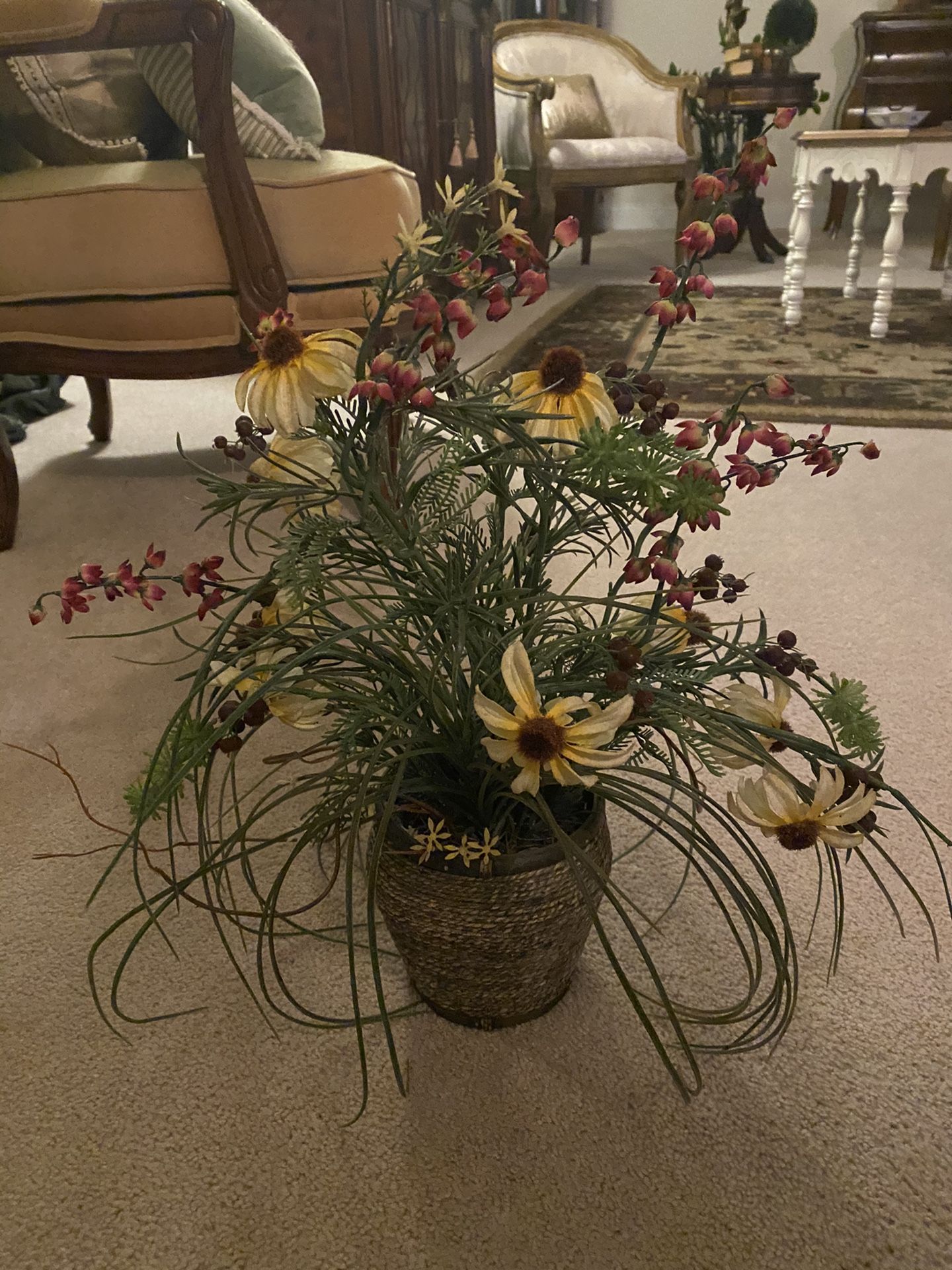 Fake Flowers/ Fake Plant