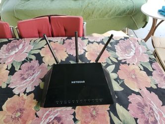 Netgear AC1750 Smart WiFi Router Used