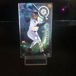 2001 Ichiro Suzuki Foil Signature Collectible Baseball Card Authentic Images MLB
