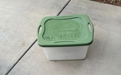 70 Quart Storage Container