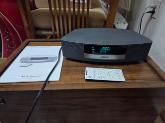 Bose Acoustic Wave Radio ll with Manual and 2 Remotes