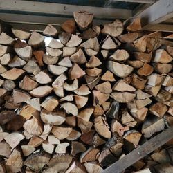 Seasoned & Dry Oak Firewood
