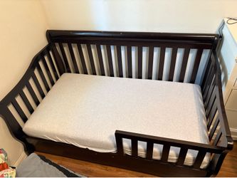 Toddler bed