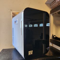 Home Aesthetics Mini Fridge Cold And Hot Mini Fridge 16" Tall