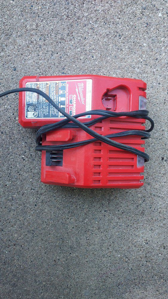 Milwaukee M18 Battery Charger *NO BATTERY*