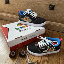 Boys Rubik’s Cube HEEELYS Size 2 (Like New)