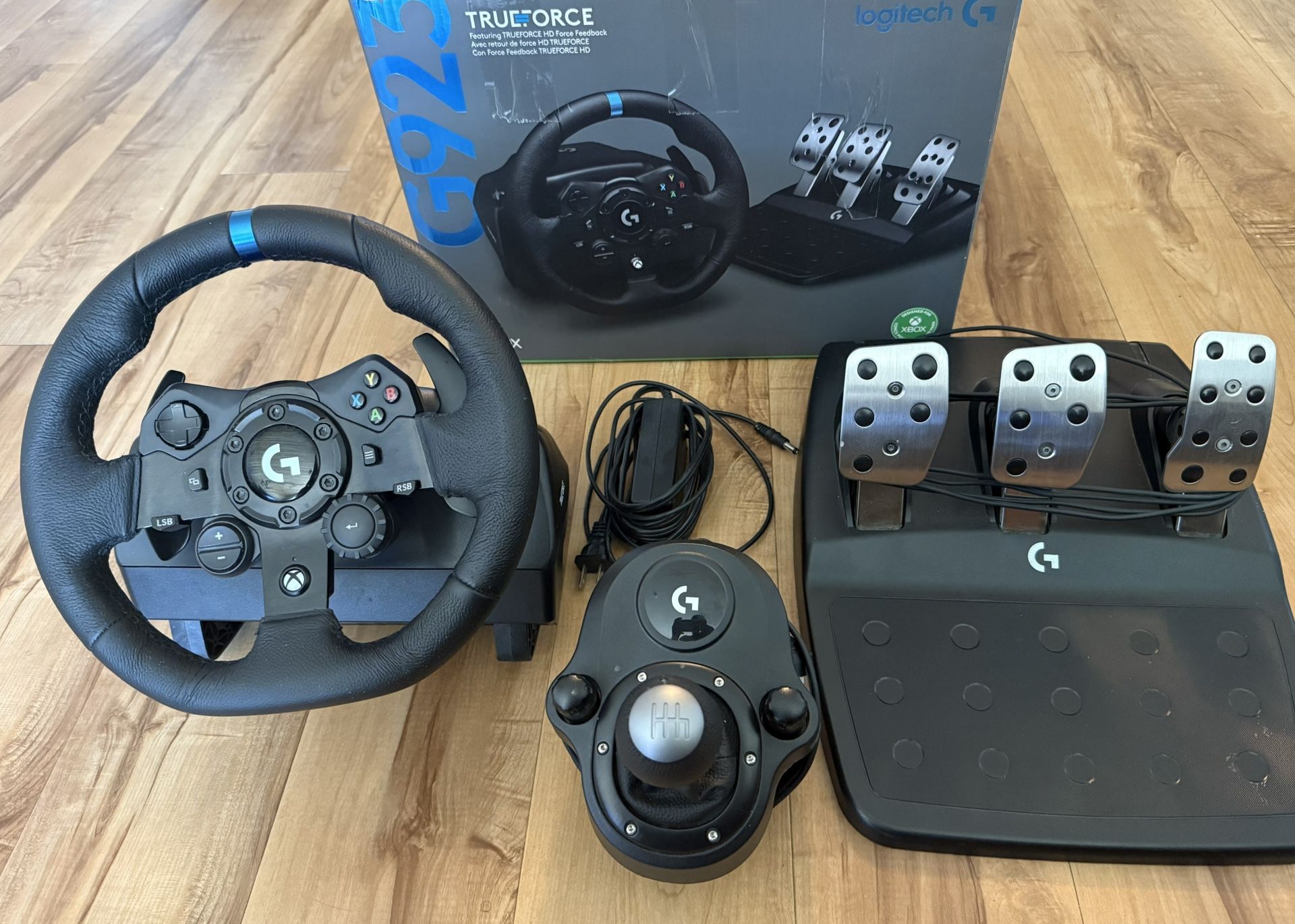 Logitech G923 Racing Wheel + Shifter - Great Condition (Price is Firm)