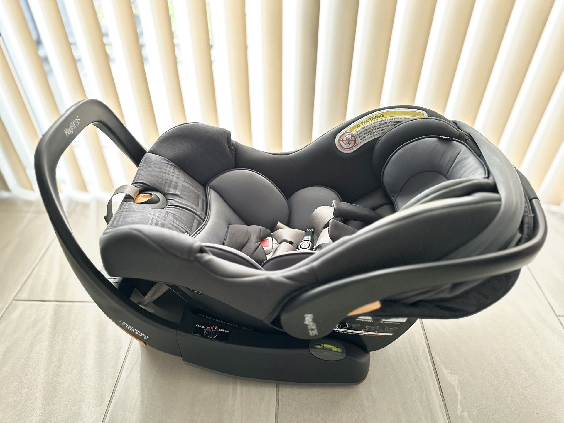 Chicco Keyfit35 Infant Car seat with Base