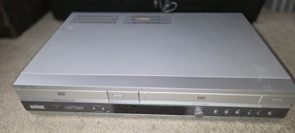 Sony VHS/DVD Combo Player 