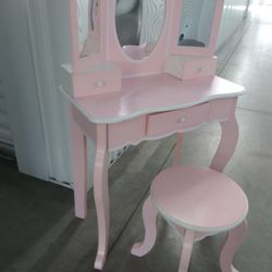 Vanity Desk & Stool for very small girl. 