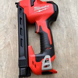 📌Milwaukee M12 12-Volt Lithium-Ion Cordless Cable Stapler (Tool-Only)👉PRECIO FIRME NO MENOS👉$155
