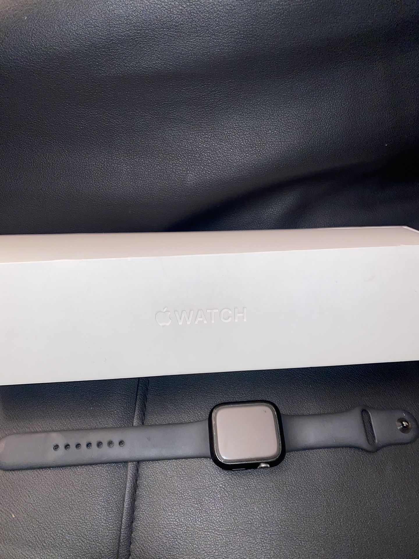 Apple Watch Series 5 GPS + Cellular