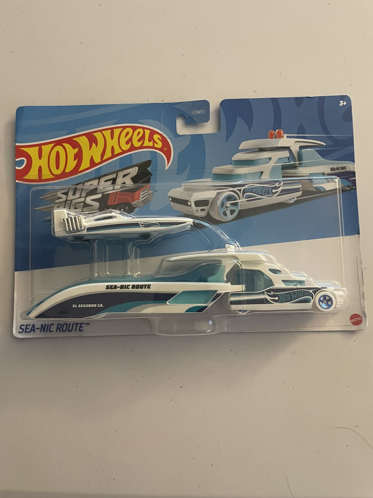 2022 Hot Wheels Super Rigs "Sea-Nic Route" Yacht Boat Hauler Truck w/ Trailer