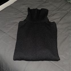 H&M Black Turtleneck - Medium