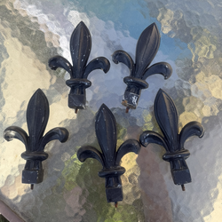 Flour de Lia finials