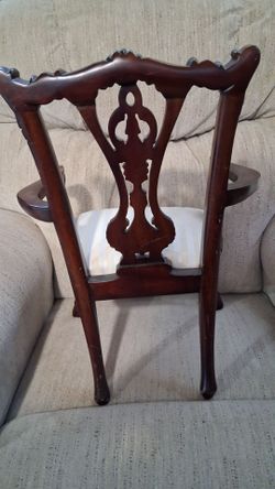 Doll chair
