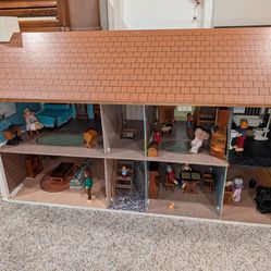 Vintage dollhouse