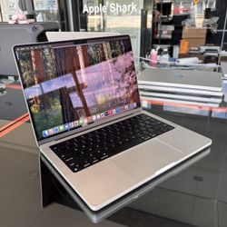 Apple 14” 2023 MacBook Pro M2 Pro Chip 512SSD 90 days warranty! We offer financing!