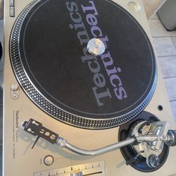 Technics SL-1200 MK5 Turntable 