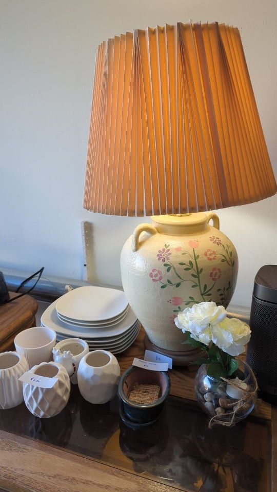 Table lamp