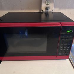 MOVE OUT SALE MICROWAVE 