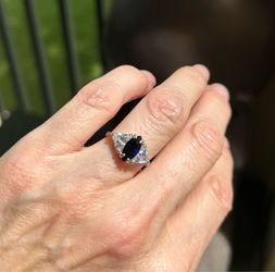 LIKE NEW! Black Onyx & CZ Sterling Silver Cocktail/Engagement Ring (Approx. Size 6.5)