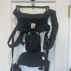 Ergobaby Omni Classic Baby Carrier