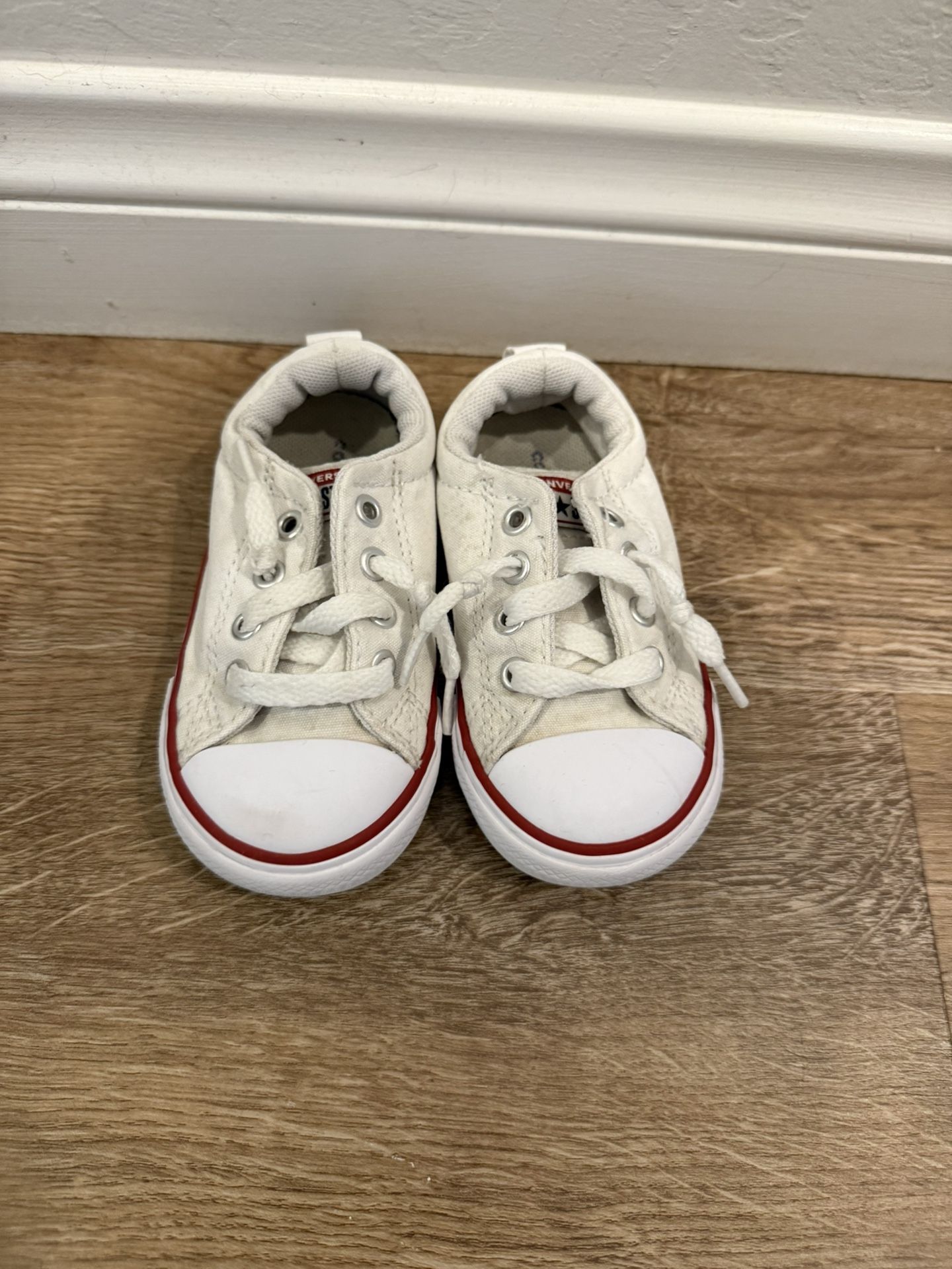 Converse Toddler Sz 6