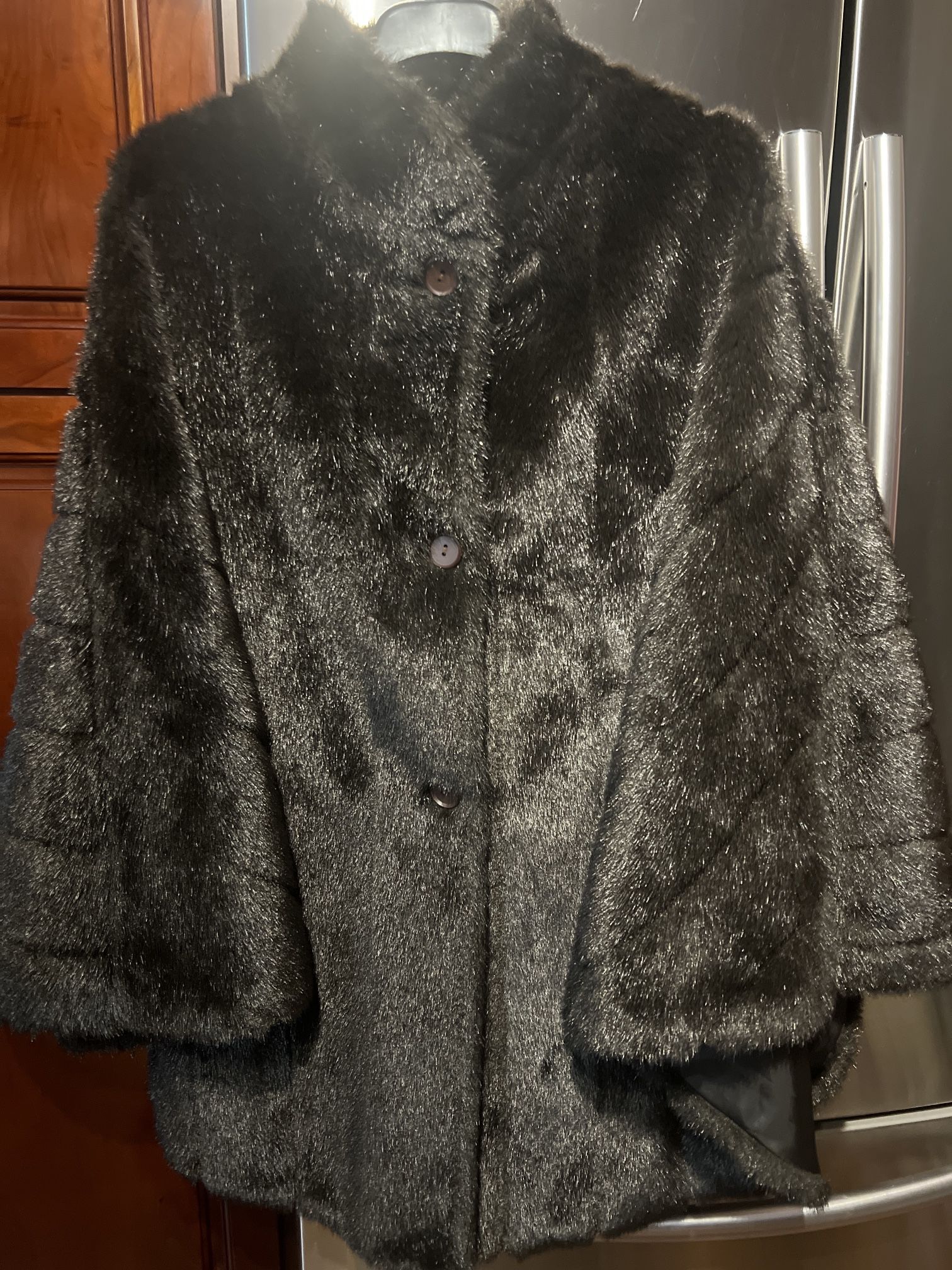 Gorgeous Faux Fur Poncho Black Color One Size