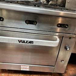 Vulcan Commercial Gas range and Flat Top Griddle 